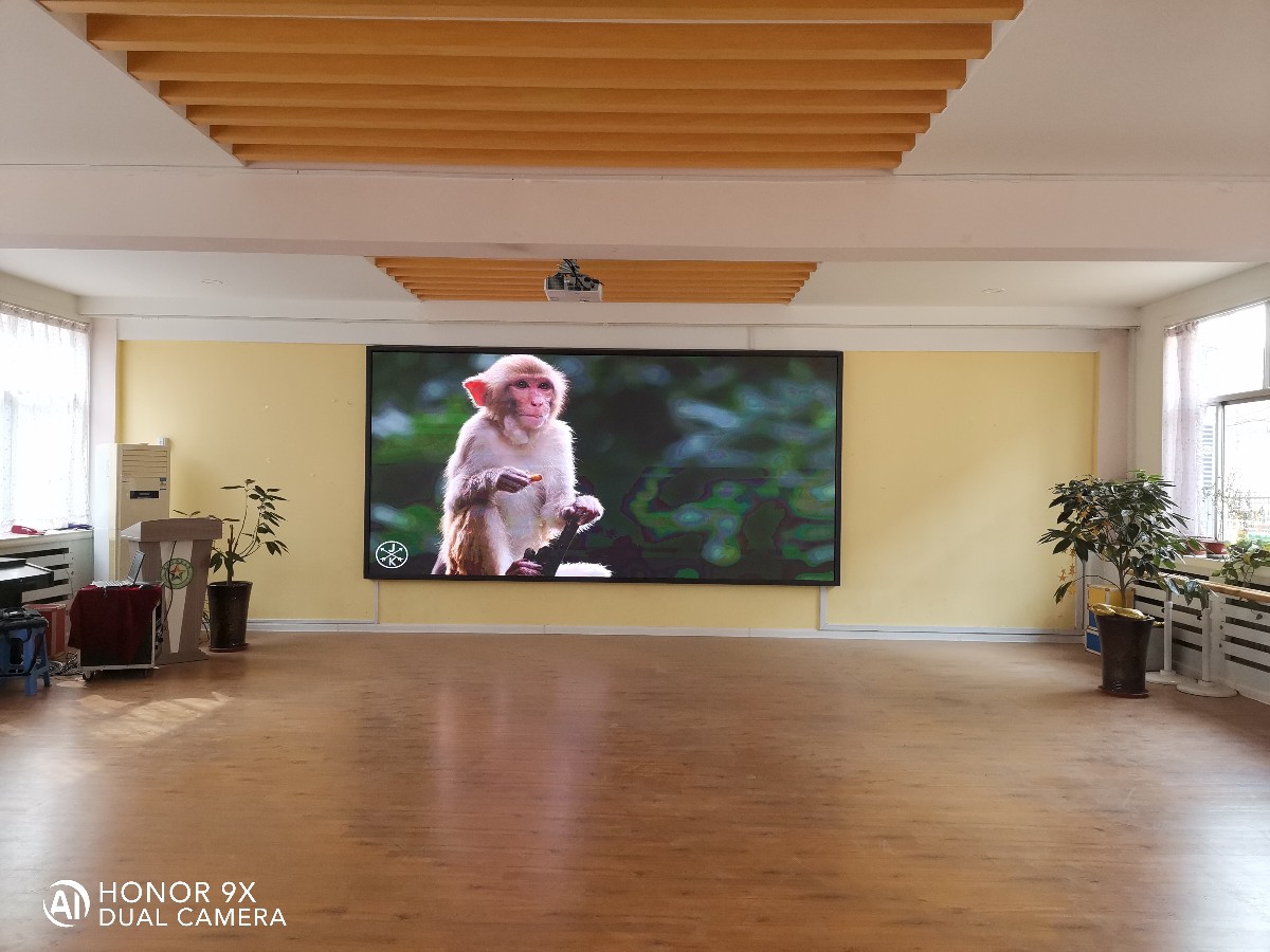 濰坊市某學(xué)校室內(nèi)全彩屏完工，抗擊疫情，做好防護(hù)！